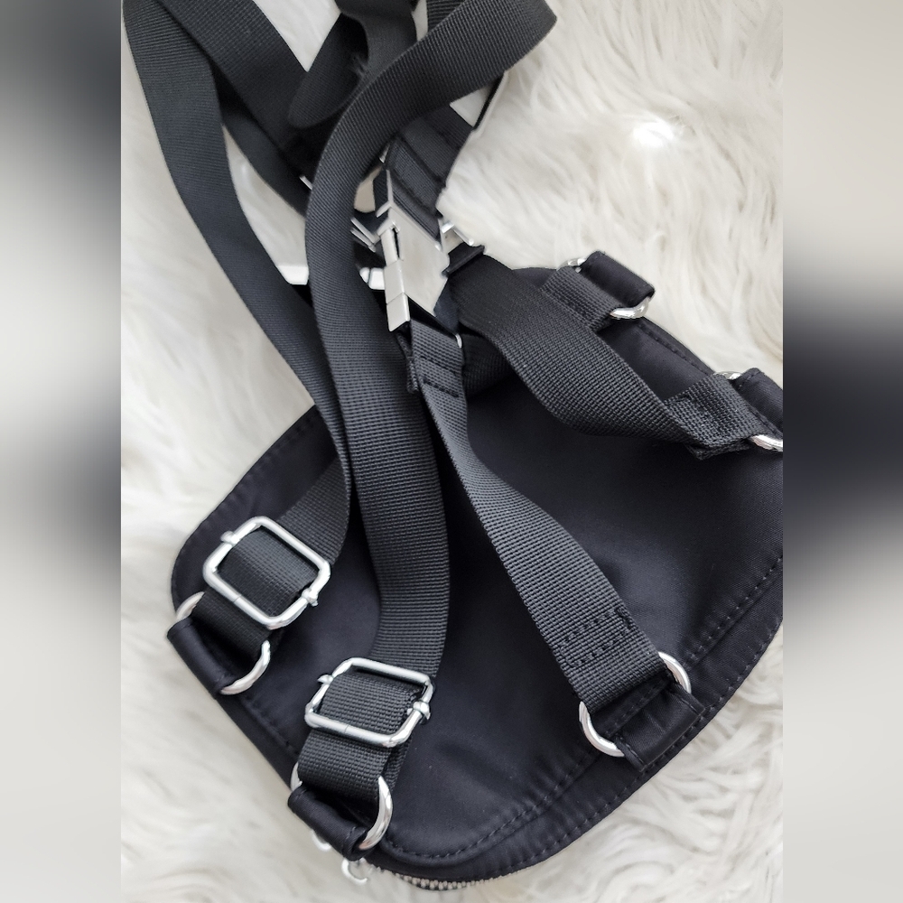 POSTER GIRL BLACK POLYESTER HARNESS FANNY PACK BAG SILVER HARDWEAR ZIP CLOSE - Picture 8 of 9